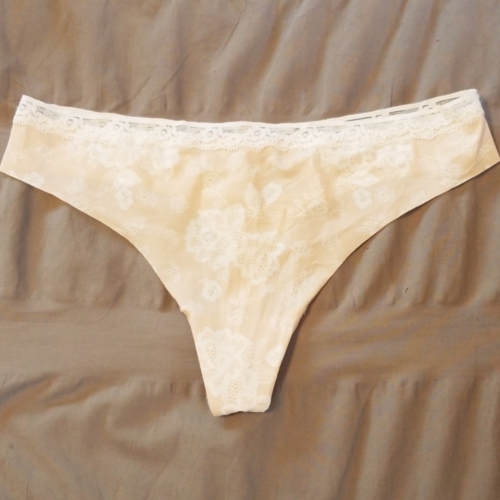 Victoria Secret cream/white very sexy thong